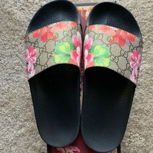 Gucci floral pool slide